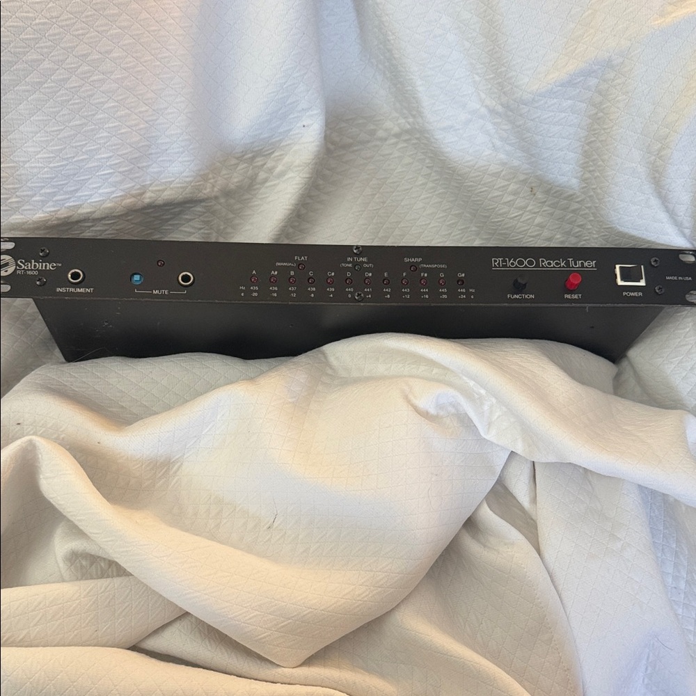Sabine Black RT 1600 Rack Tuner
